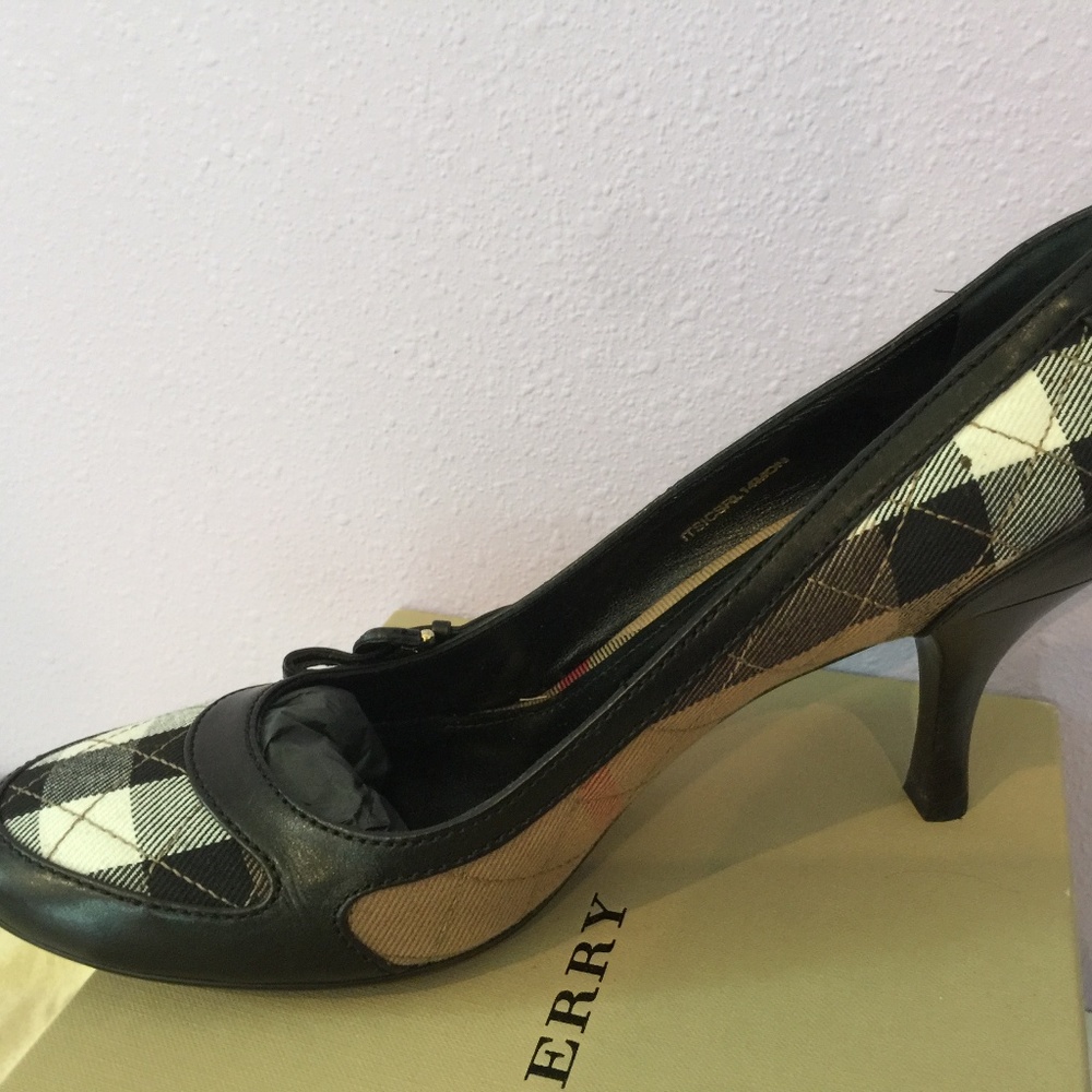Check Plaid Nova Pump